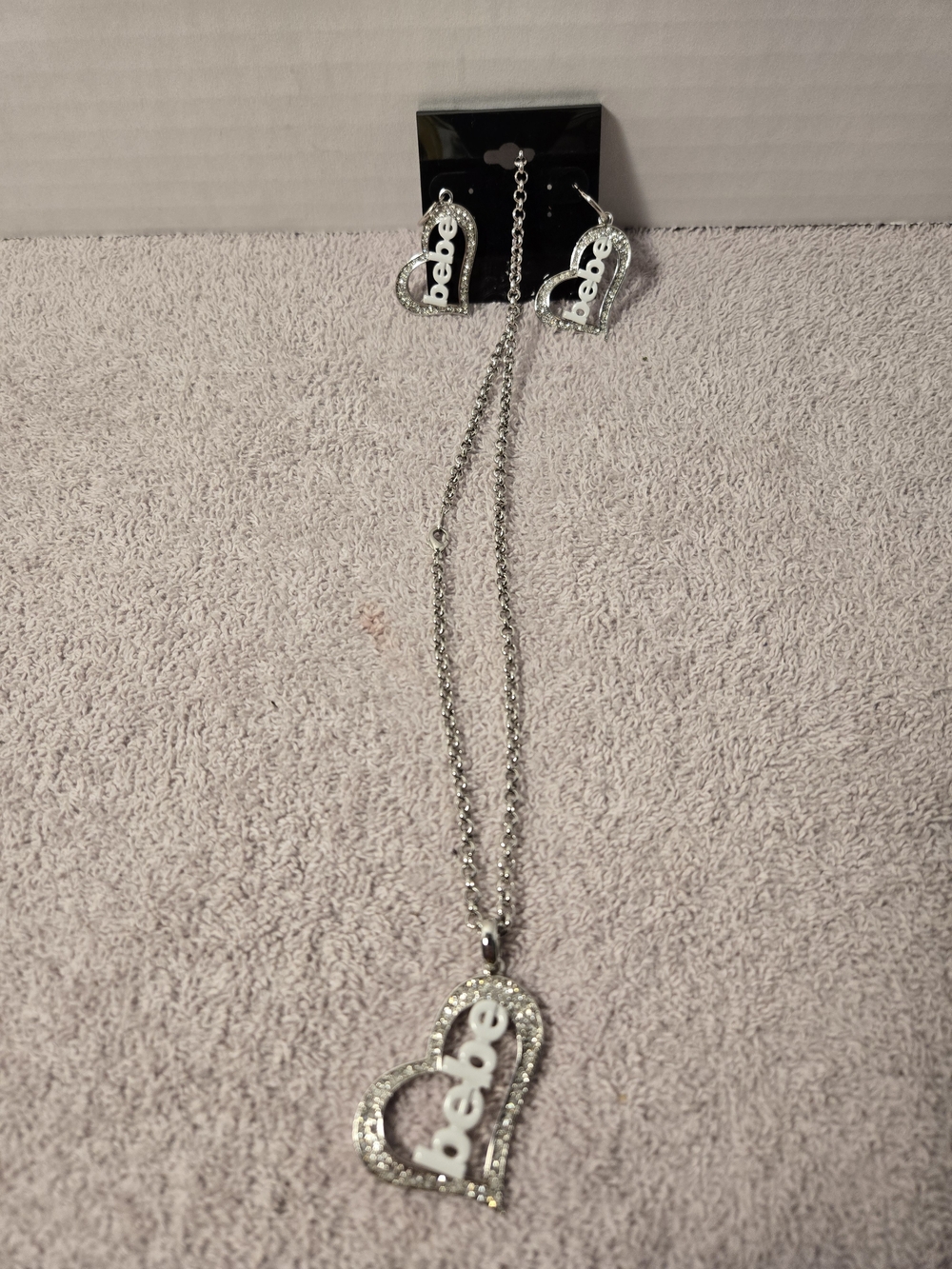 Cistume Jewelery bebe' Necklace and Earring Set